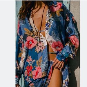 NWT SPELL for Free People Tyler Shirt Button Up Floral
Shadow Blue size Small